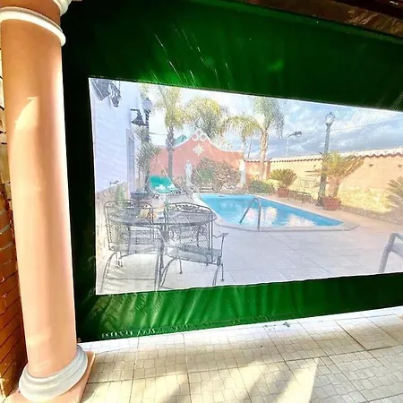 펜션 Palma's Place Casanova #wifi#heatedpool#relax 파로